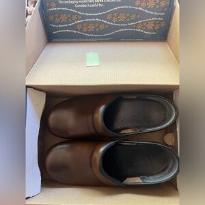 Dansko Clogs in Chocolate Size 38 Euro